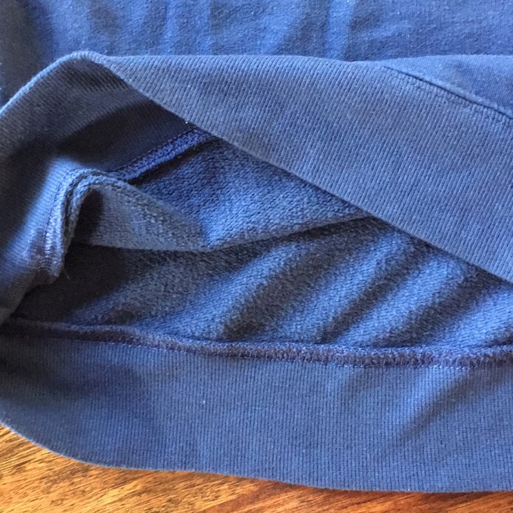 Light Pullover - Picture 2 of 4
